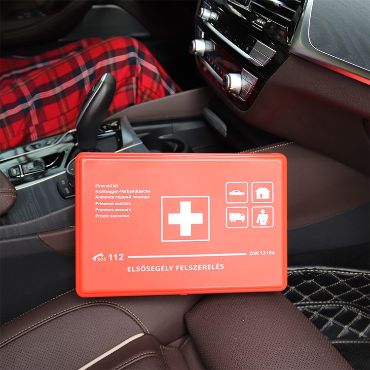 Car First Aid Bag According to Current Standard 2025 Including Ventilation Wipes - Car First Aid Kit Can Be Used Europe - First Aid Kit DIN 13164